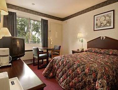 High Point Arcadia Inn الغرفة الصورة